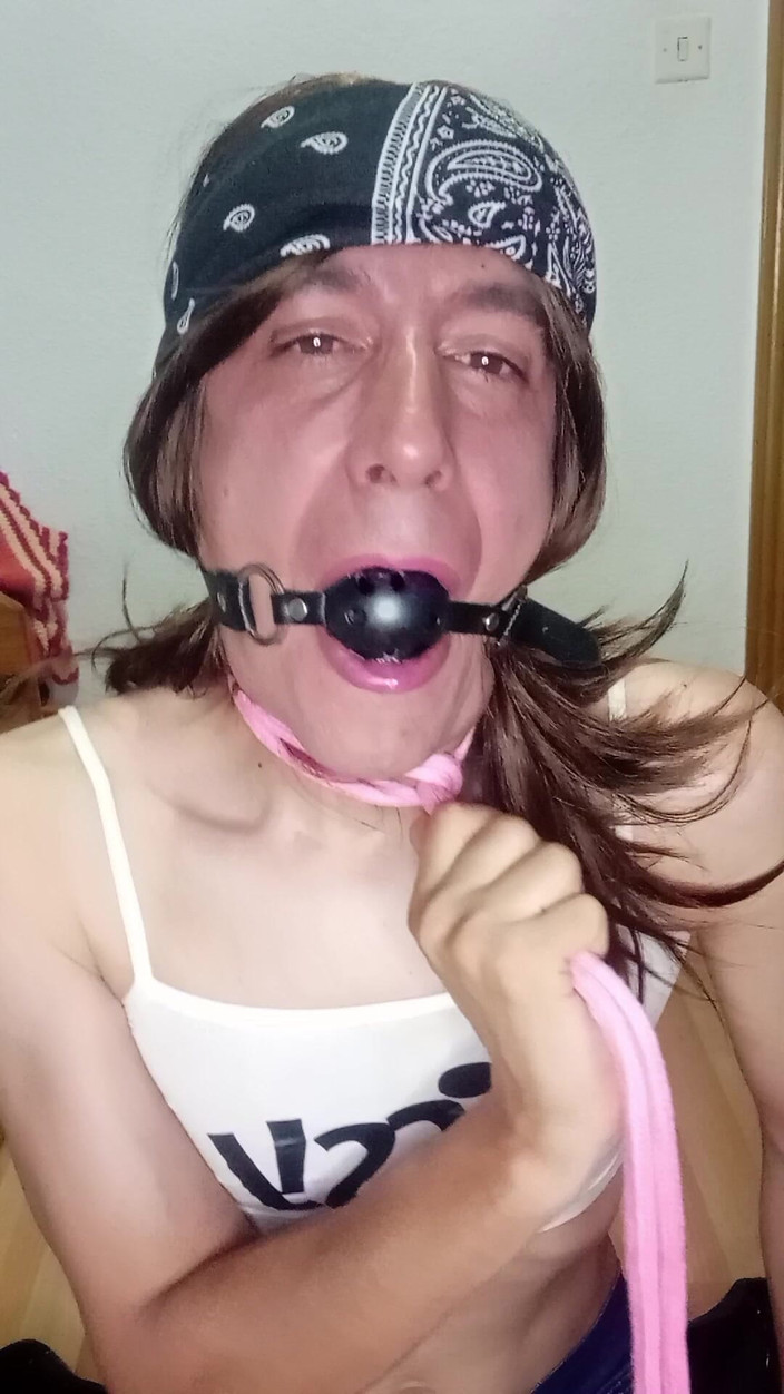 Penelopene27: Crossdresser BDSM exklávka část 2