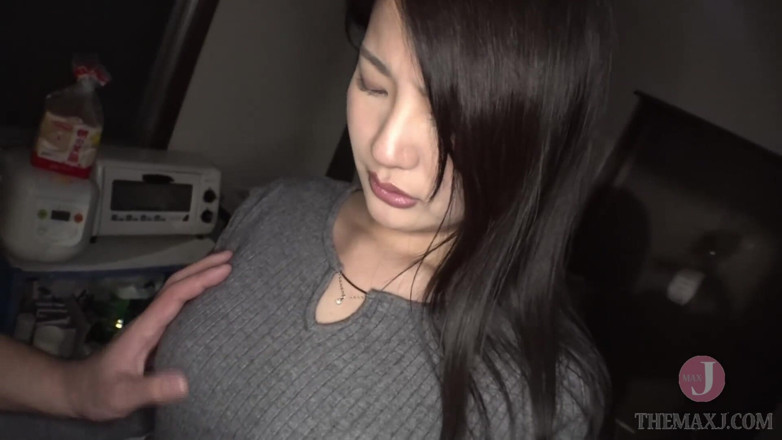 JAV Amateur: Quand l’interrupteur érotique d’une nana de 22 ans est allumé, c’est une...