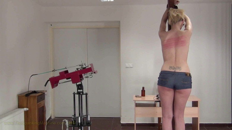 The Spanking Machine: Шлепающая машина Лиззи - порка без спины