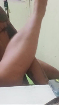 Ngentot enak waktu kita sendirian di rumah