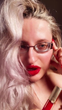 Labbra perfette rossetto rosso gloss Fetish findom Dipendenza da labbra goaldigger