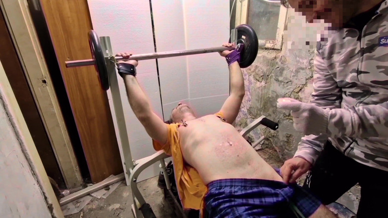 Skaterguy: Bench Press