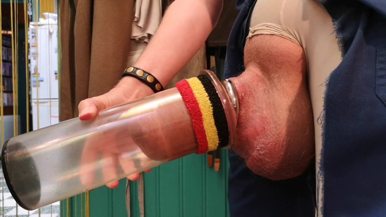 Monster_Meat_: Adicto a la bomba las 24h del día