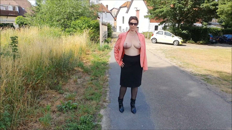 UserBitch1: Naked in Suspenders Outdooe