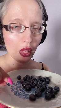I Am Eating Delicious Large Blueberries