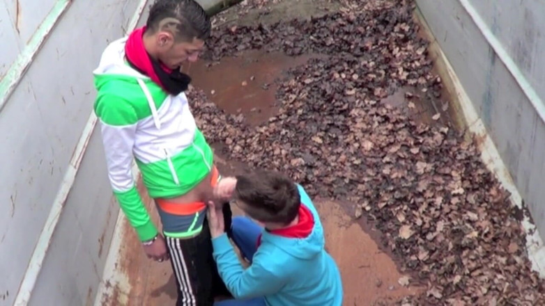 Crunch Boy: Romantik fucked outdoor by bad boy top dominant