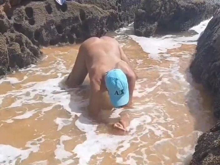 Ladysilvas: Ladysilva在海滩上赤身裸体非常热辣