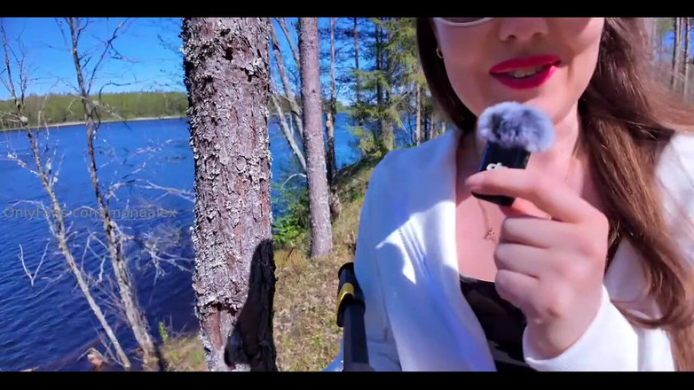 MonaAlex: 来自美丽的爱沙尼亚大自然的热烈欢迎，我们全年体验4个季节