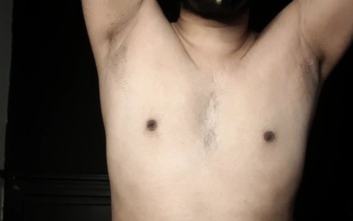 Alex James: 用屁股和腋窝挑逗撸管