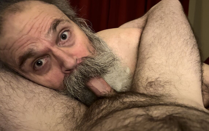 FuzzyBeardBoy: Oude man grote snor pik zuigend