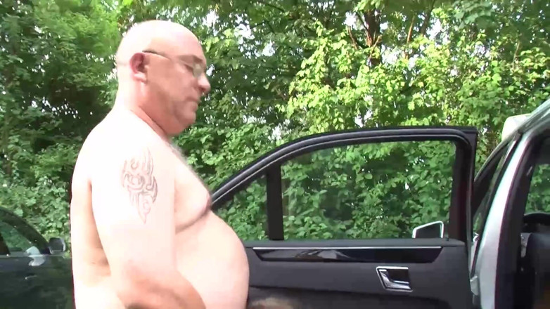 BBW Zone: Pierced bbw gets screwed outdoors