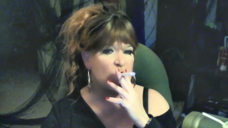 FemmeCheri120: 彼女がタバコを吸うなら、彼女は突く