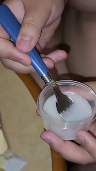 Îmi place să acumulez multe ejaculări din omul meu, să cook it și mănâncă