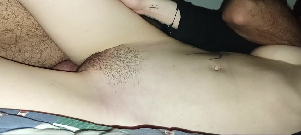 SultryStyles: 他们把我留在家里，我邀请我的男朋友来...d穿着睡衣睡觉前性交。（完整视频）