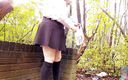 ChubbyBunny97: 숲에서 노는 수업을 건너뛰는 Skool 소녀