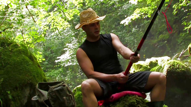 Anal Invasion: सेक्सी लाल बालों वाली ने जंगल में कपड़े उतारे और मोटे तौर पर गांड की चुदाई की