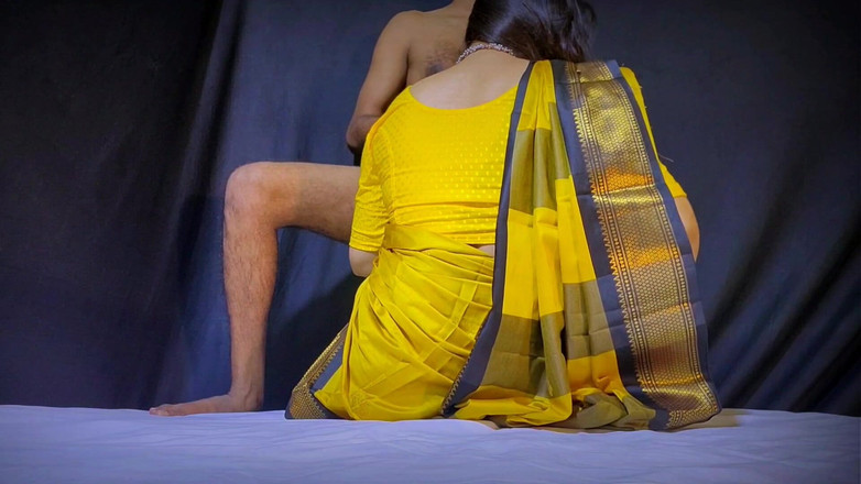 Hardcore Lover: 말릭 네 이프네 섹시 Naukrani Ko Khub Bajaya 도기 비나 카르