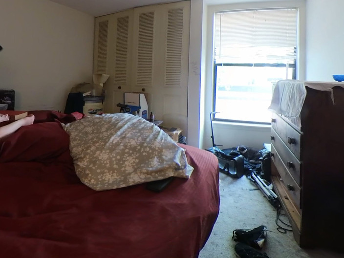 J13D75 VR: Si blonde muda datang untuk melihat lelaki tua lagi