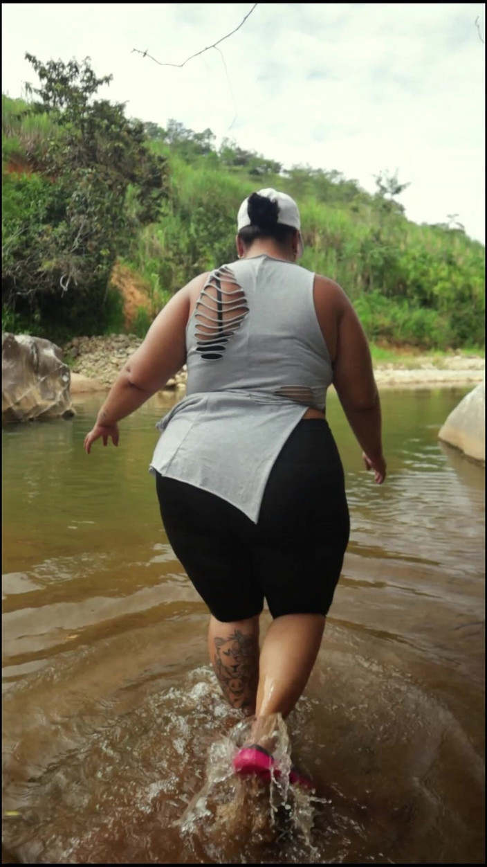 Lexly_16: À la recherche d’où baiser dans la rivière