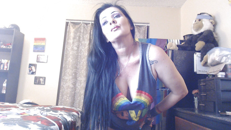 Abby Anna: 乳沟乳头挑逗闪烁