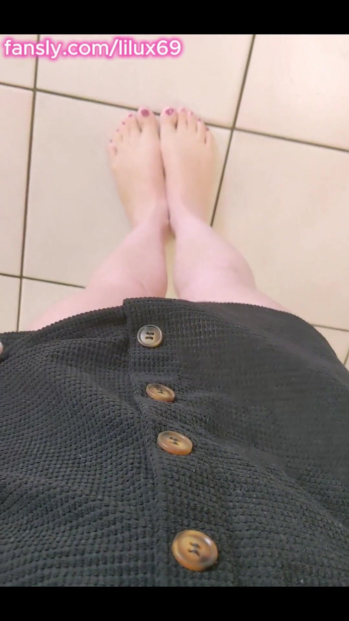 Lilux69: Little Pisss in My Kitchen