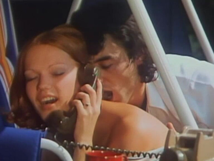 Java Consulting: Clasic pe la spate la piscină! (prima scenă, 8m26)