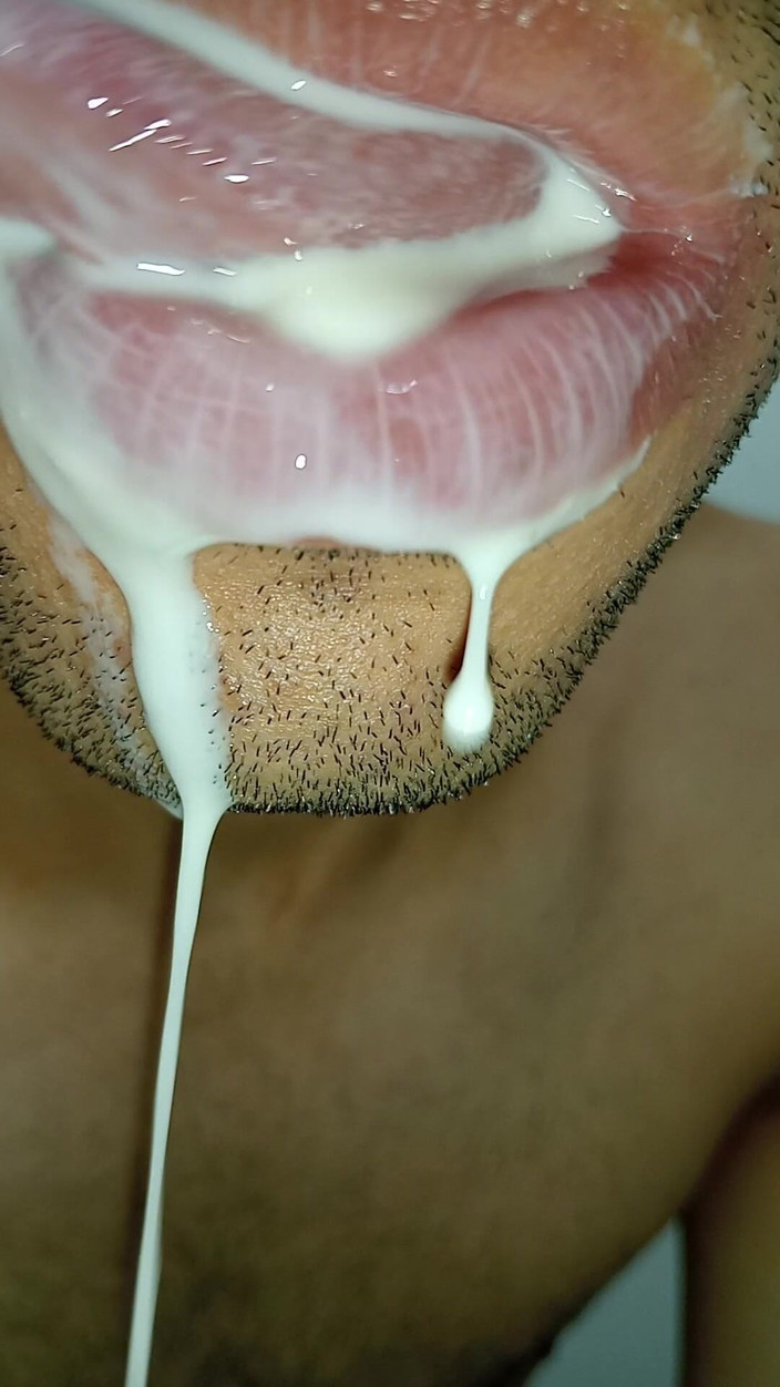 Rey rey: Tôi thích xuất tinh vào miệng, lưỡi dài, nụ hôn,...