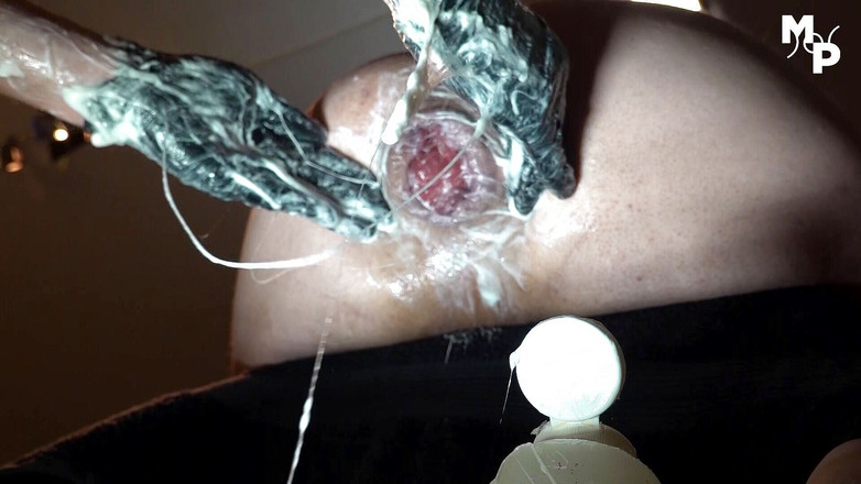 Marcus Pollack Gay: 被拳打的熊得到一个盛开的玫瑰屁股