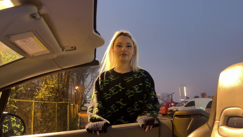 Nka Legran: Die Schlampe von der Straße hat kostenlos aufgegeben