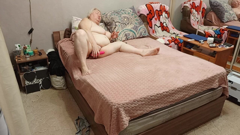 Zona901: En granne med en stor rund röv och en hårig...