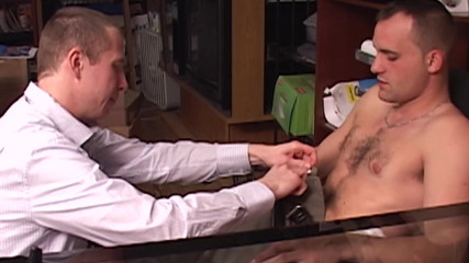 SEXUAL SIN GAY: Ragazzi crudi scena-1 le colleghe si fanno scopare il culo...