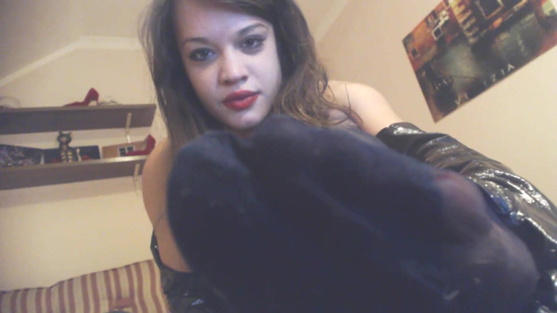 Foot Girls: Feet smelling 94