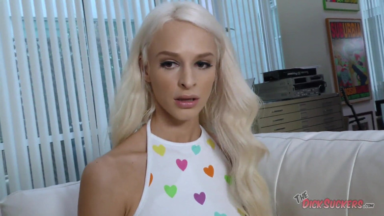 The Dick Suckers: Emma Hix Stepdaddy suck off!