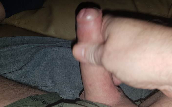 Pellefnatt: Si sdraia sul divano e mi sega fino a quando...