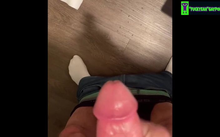 Richard RiXXX: Aku nyepong kontol buru-buru sampai crot di dalam di kamar...