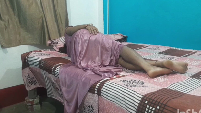 Midnightsiren: Aku sering berhubungan seks dengan teman Patti, kami sendirian di...