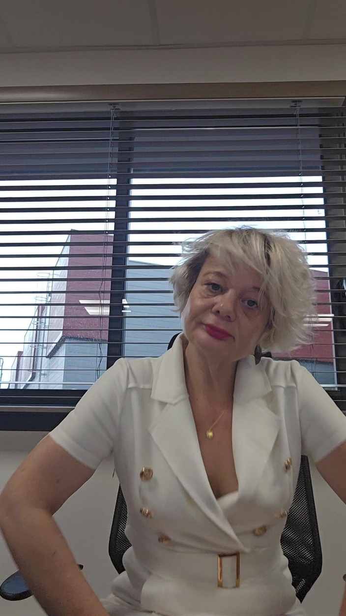 Sofy13: ऑफिस में सेक्सी