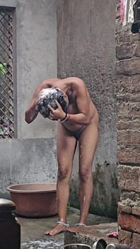 Indian Desi Village Beautiful Girl While Bathing