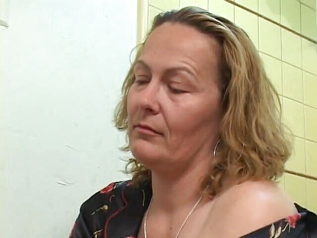 I kissed a girl and I liked it: BTS dengan cewek lesbian