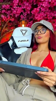 Latina Red Hair Sex and Perfect Body Glasses Wants to Be Fucked