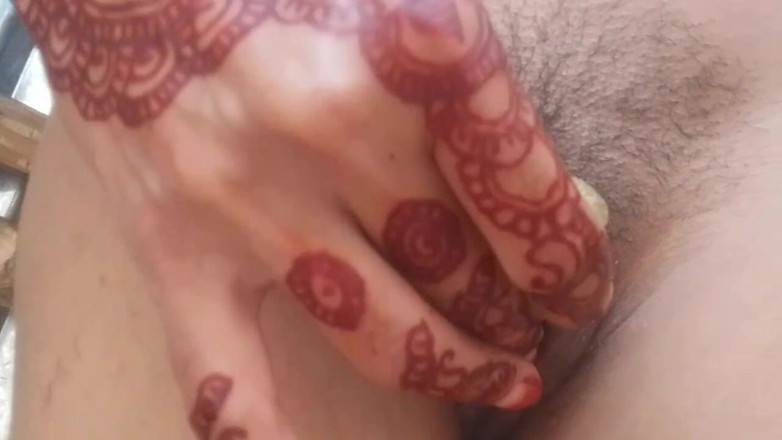 Sunny leonie: Beautiful Village Teen Girl Masturbating with Vegetables