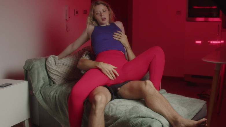 Spacenintenda: Intenzivní šukání nevlastní sestry: Ona brousí, dokud si nezmírníš