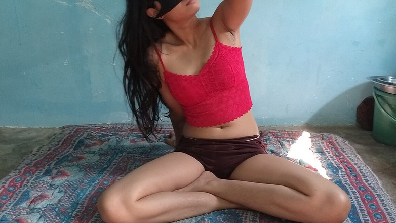 AKXpro: Jag fick choti att suga min kuk och riva hennes...