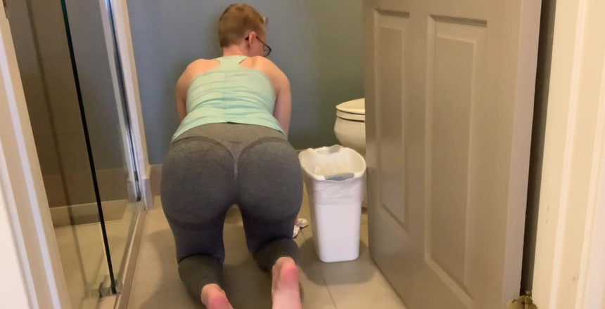 LeahWilde: Просто чищу підлогу