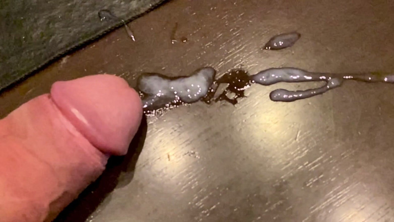 Placer_macho: Ağır çekimde mastürbasyon ve zevk patlaması.