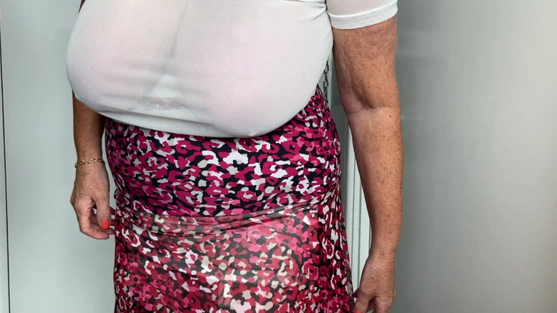 Mr MF: Миссис зрелая раздевается для тебя ступнями