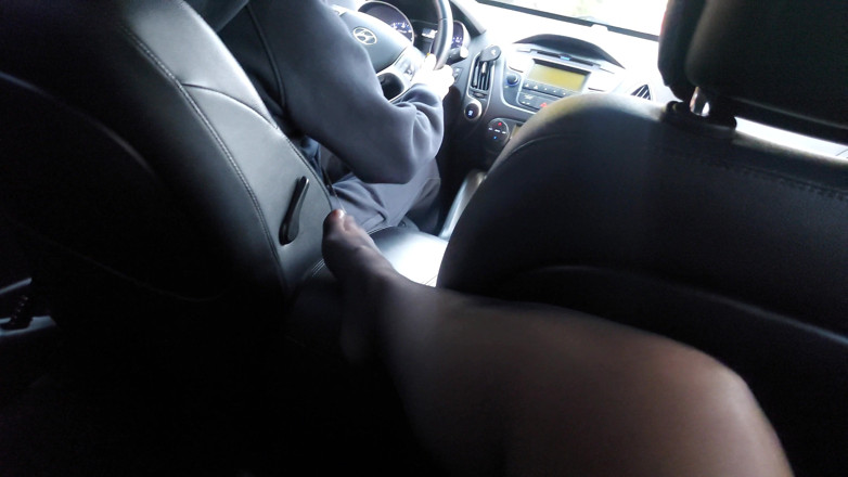 Step Mommy: O matură sexy incitantă tachinează un șofer de taxi în mașină, cu...