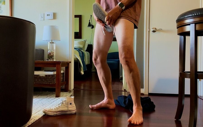 Barefoot Blake: Jen nějaká zlobivá zábava pro vás, kluci