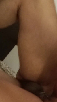 Büyük Penisli Komşum Çok Sıcak Sevişiyor