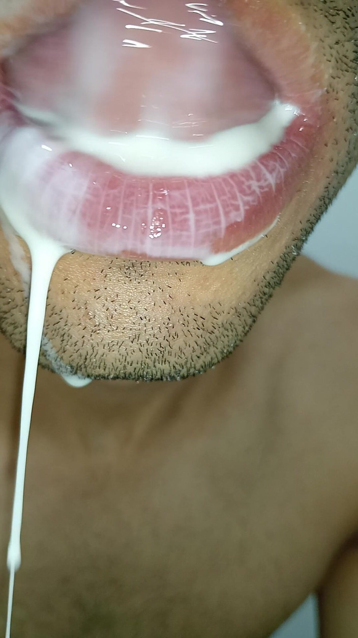 Rey rey: Ik hou van sperma in mijn mond, tonglange tong, kus,...